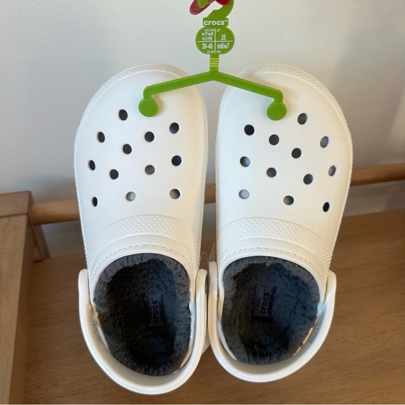 NWT CROCS Women’s 9, Men’s 7 Classic Lined Clog - Picture 15 of 16